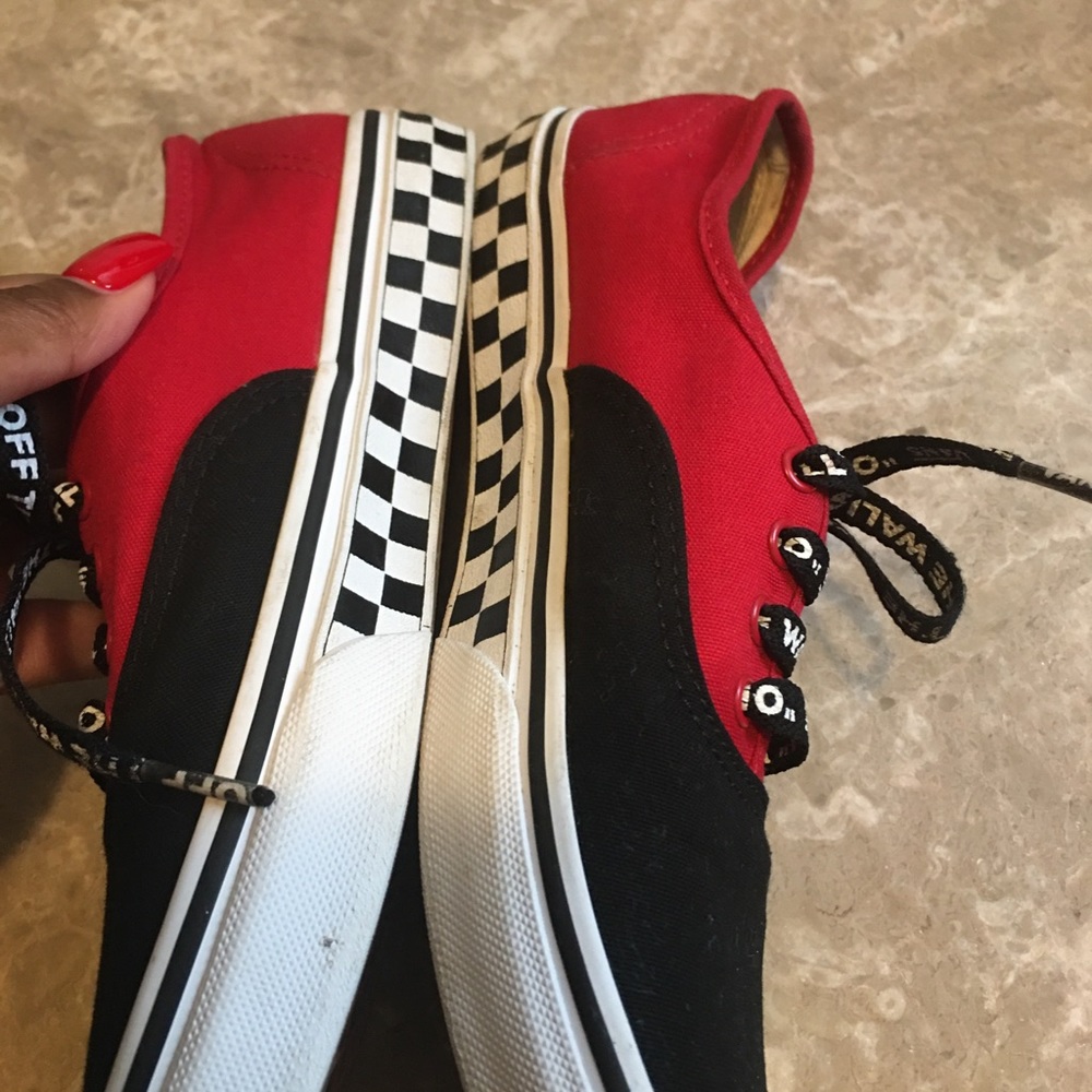 Vans - Picture 3 of 7